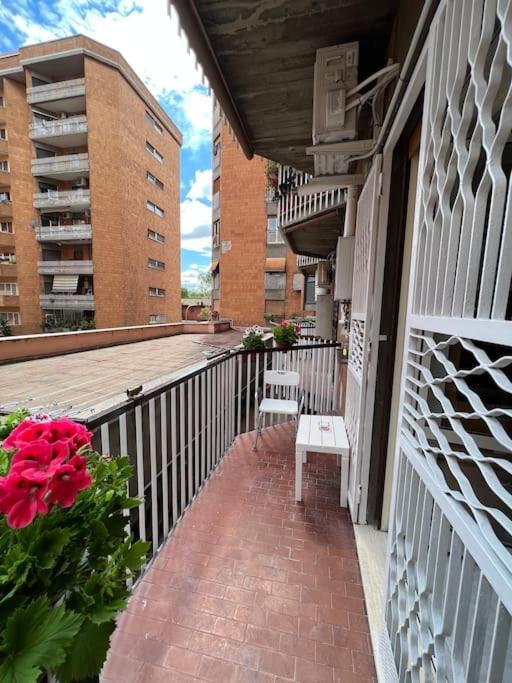 3 Fermate Dal Colosseo - Casa Vacanze Elena - 50 M Da Metro Garbatella Rome Exterior photo